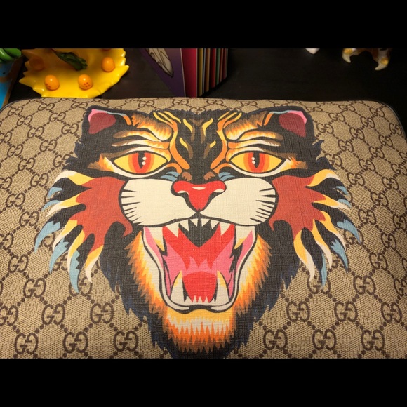 Gucci GG Supreme Angry Cat Laptop Case - Picture 2 of 8